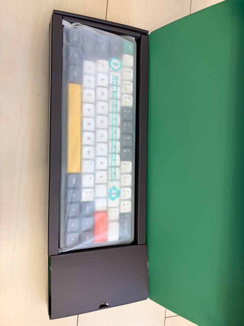 NuPhy AIR60キーボード 本体 とケース