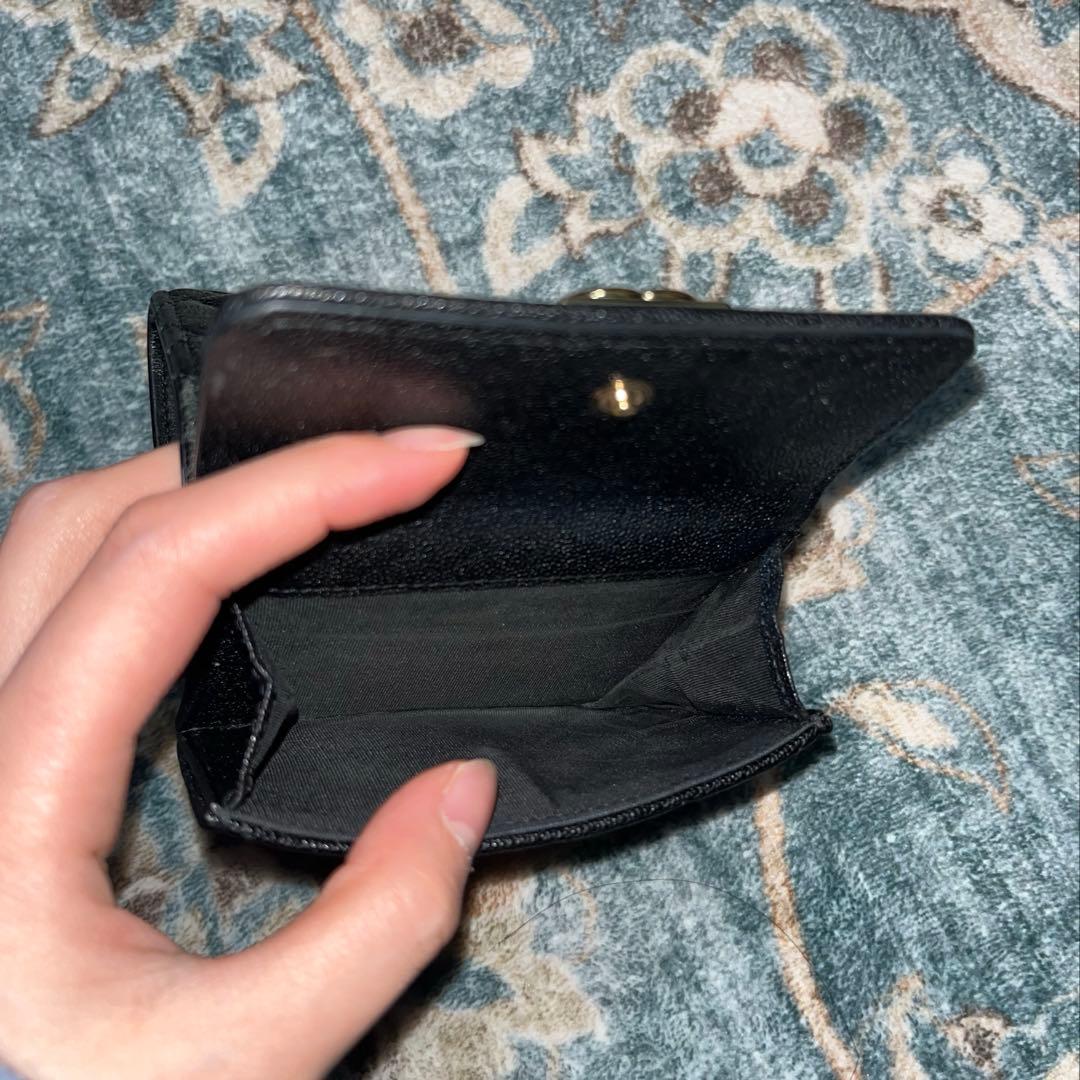 CHANELキャビアスキン三つ折り財布