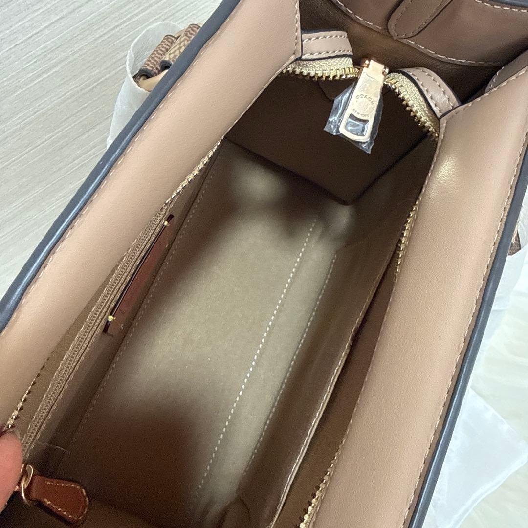 COACH ベージュ レザーショルダーバッグアウトレット