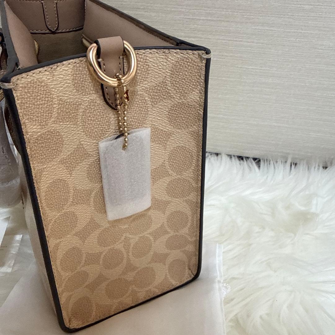 COACH ベージュ レザーショルダーバッグアウトレット