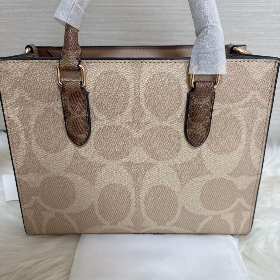 COACH ベージュ レザーショルダーバッグアウトレット