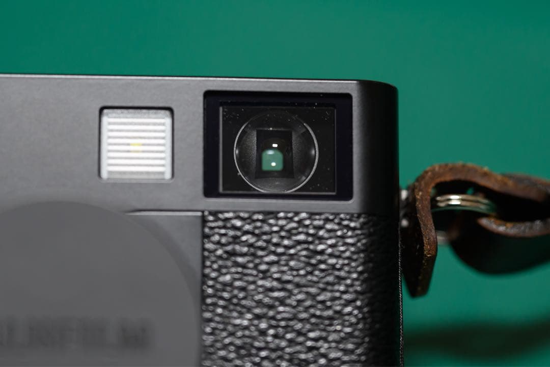 デジタルカメラ FUJIFILM X half