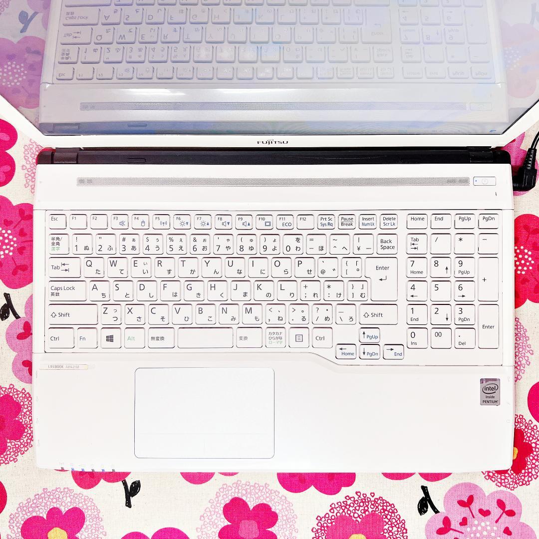 109.【メモリ8GB✨新品爆速SSD搭載❣️】カメラ付き✨ノートパソコン✨白