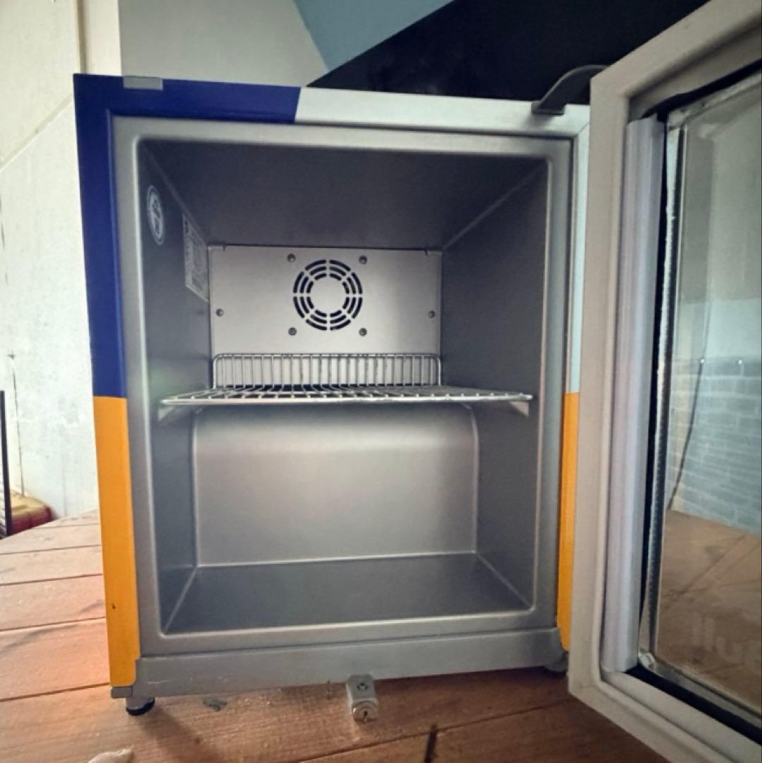 Red Bull 冷蔵庫 コンパクトサイズ