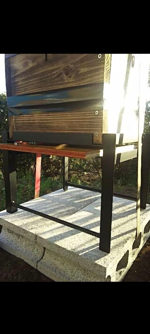 いっしー枠　重箱式巣箱台　２台　ニホンミツバチ　鉄製台