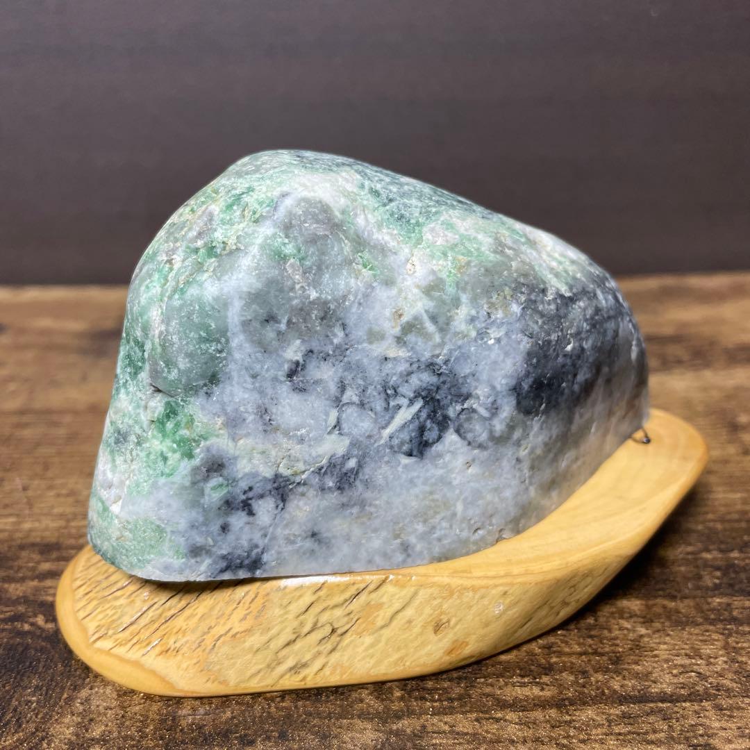 610g 糸魚川 翡翠 緑灰黒