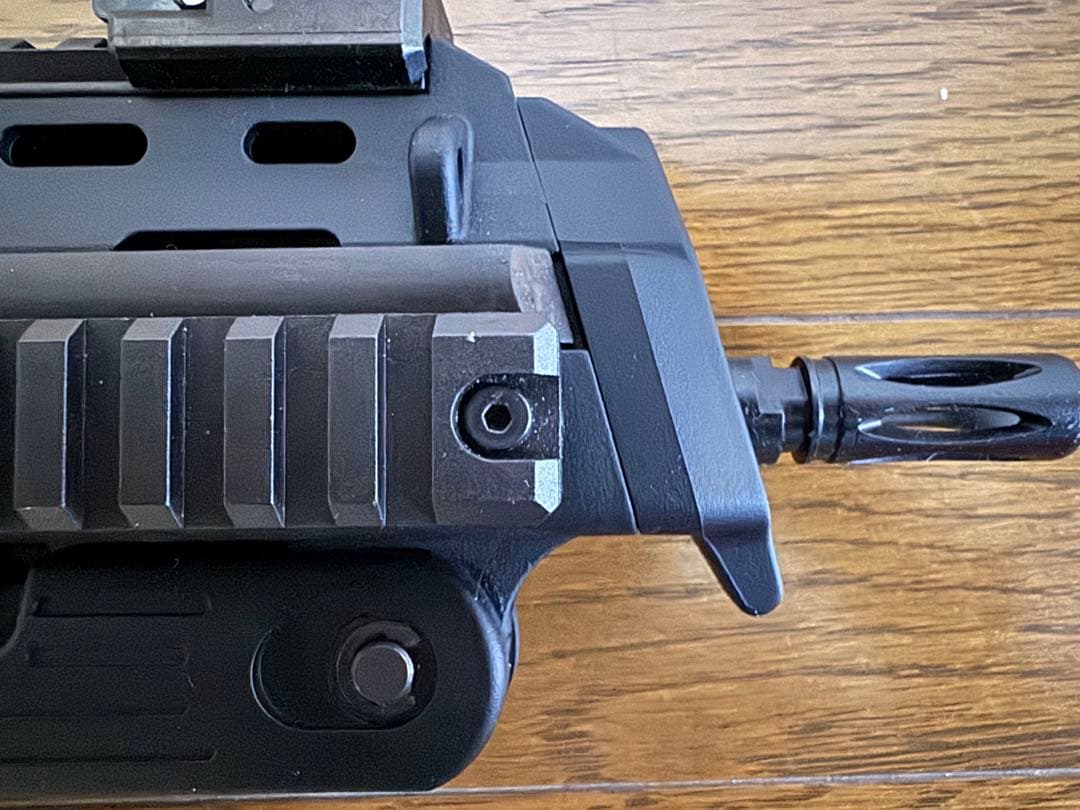 東京マルイ MP7A1 ガスブローバック　ダットサイト、予備マガジン付