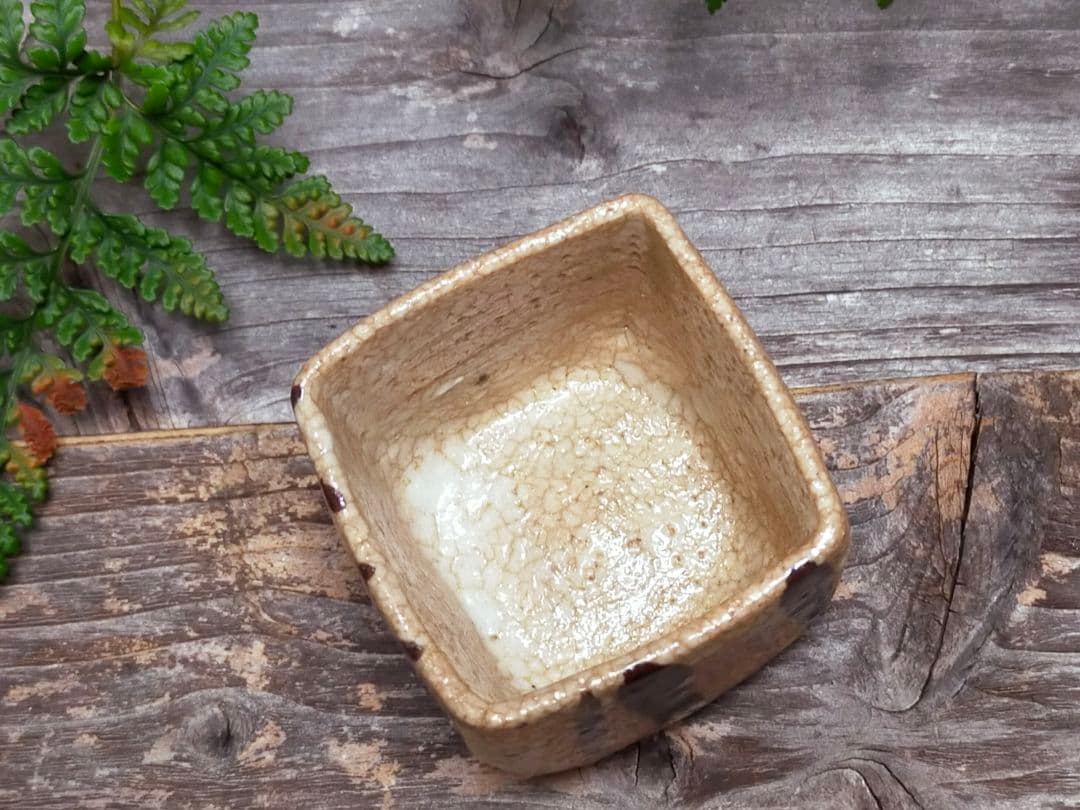 ♥絵志野　ぐい呑み　桐箱付き　⑭　志野　ぐい飲み　骨董品