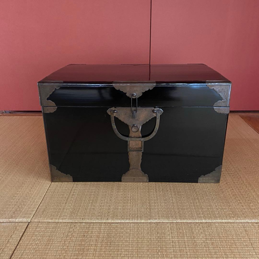 真鍮・銅の挟み箱　衣裳箱　黒色　お値下げ