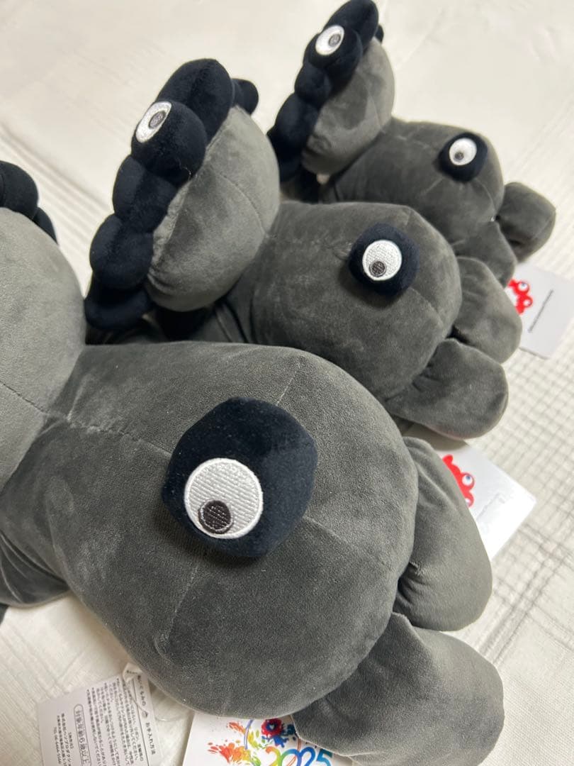 【新品未使用3点セット】黒ミャクミャク 這い型 ぬいぐるみ S M L オマケ付