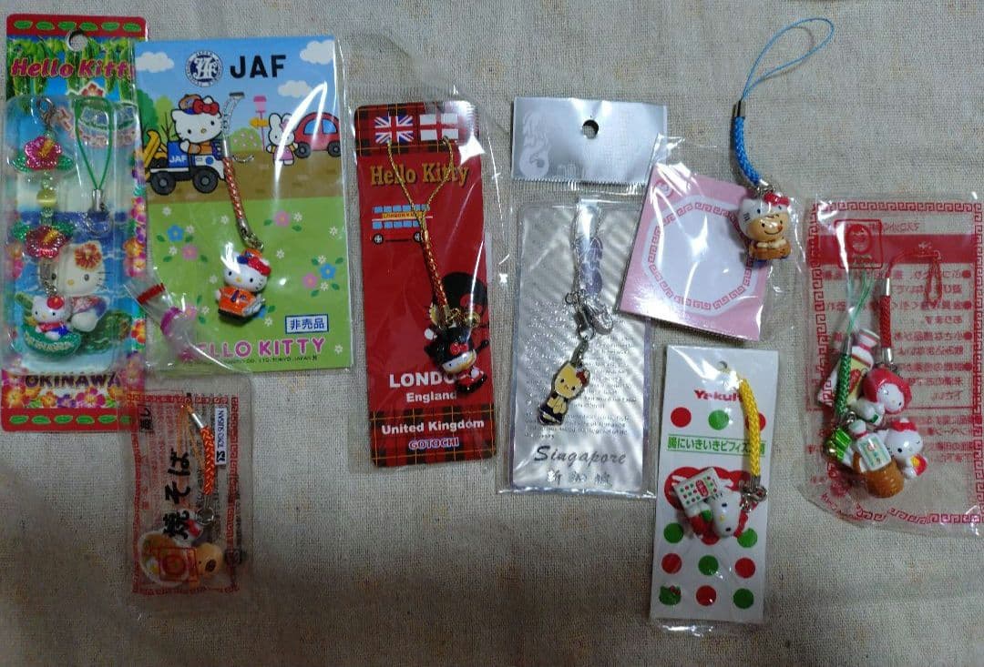 ご当地キティ　根付　ストラップ　73個