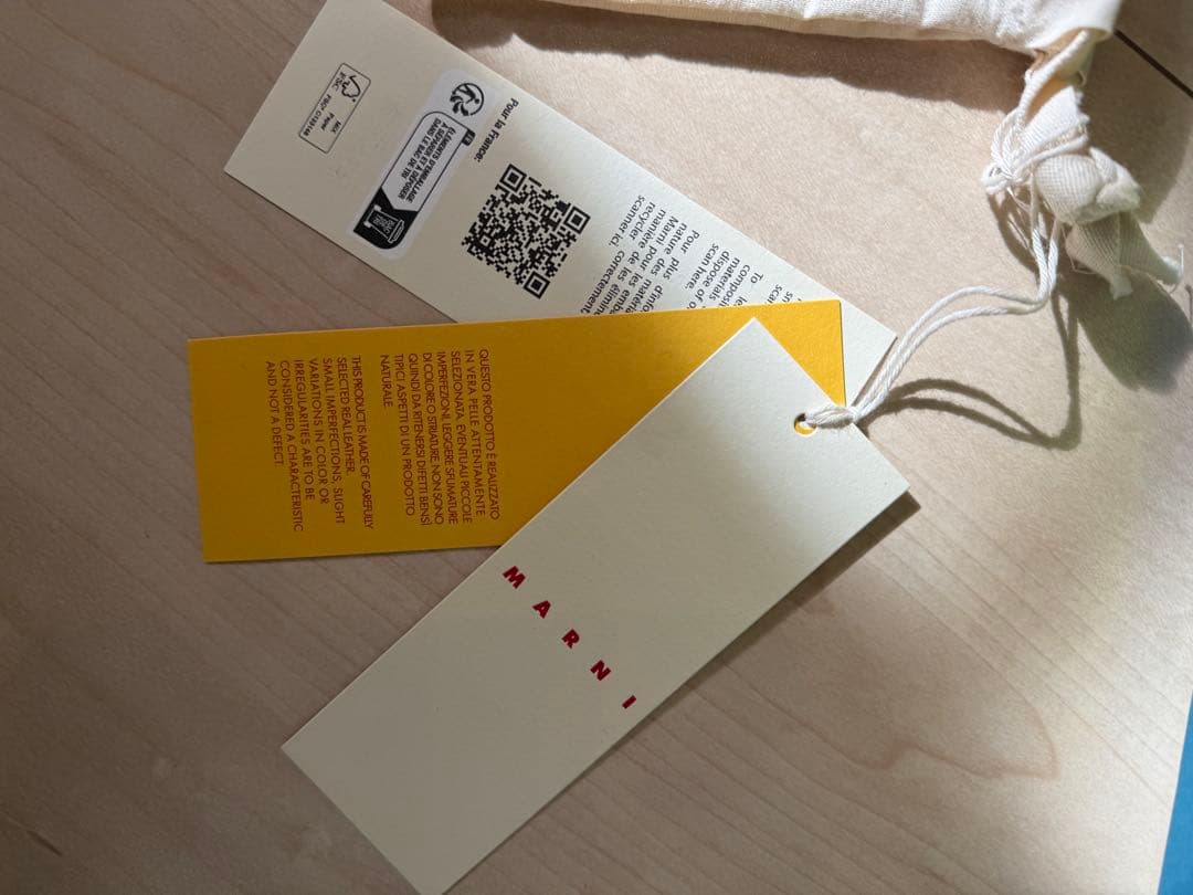 新品未使用⭐︎MARNI マルニ　二つ折り財布