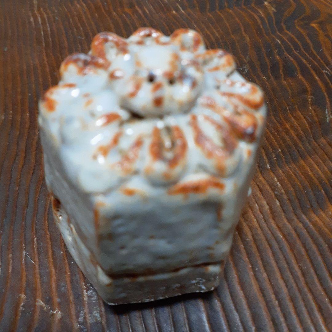 幻の桃山絵志野菊文香合