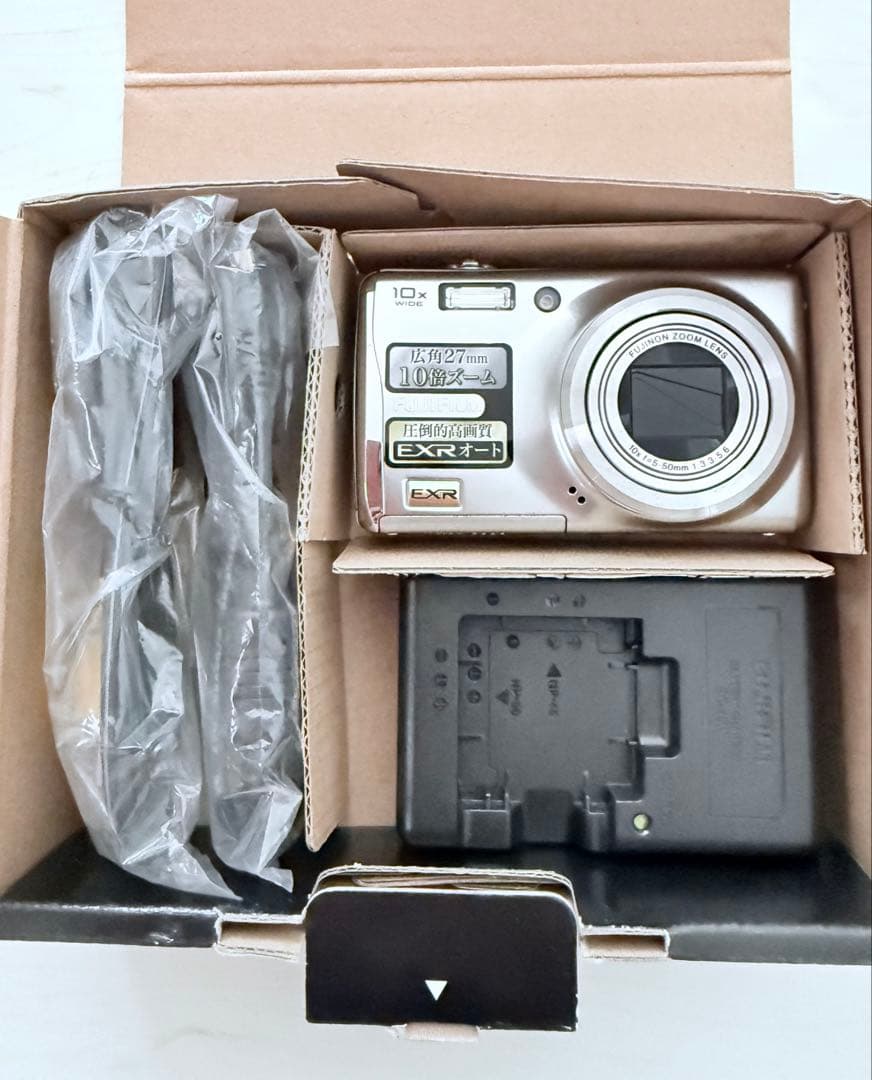 富士フィル　FUJIFILM FINEPIX F70 EXR