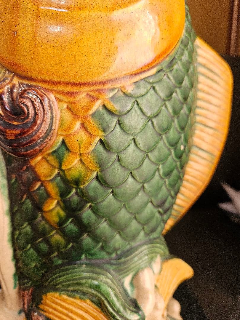 中国古美術　中国古陶磁器　中国古玩　黄緑交趾　鯉の滝登り　登龍門　置物　オブジェ