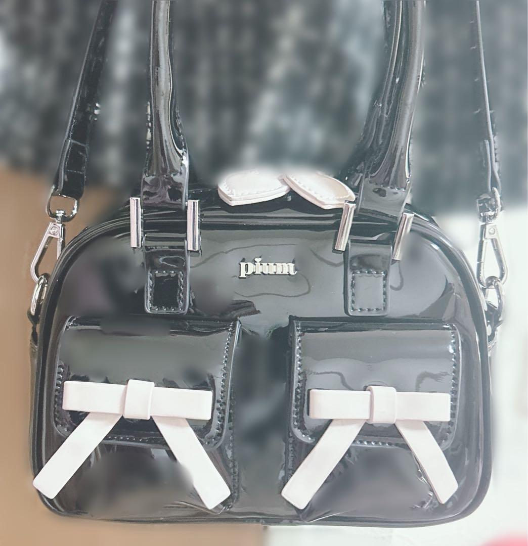 pium リボンポケットエナメルミニボストンバッグ ブラック×ピンク ショルダー