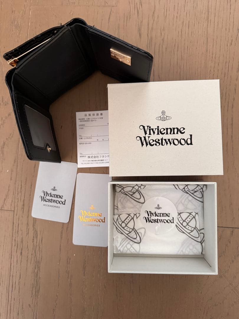 Vivienne Westwood ブラック三つ折り財布 X15