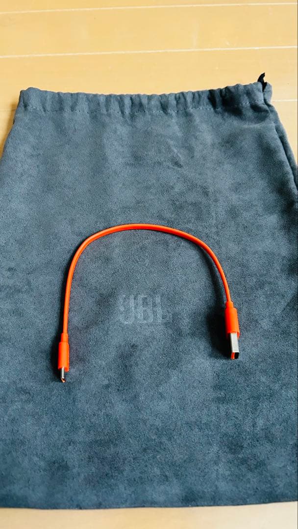 使用１ヶ月間！ JBL live 770 nc ワイヤレスヘッドホン ホワイト