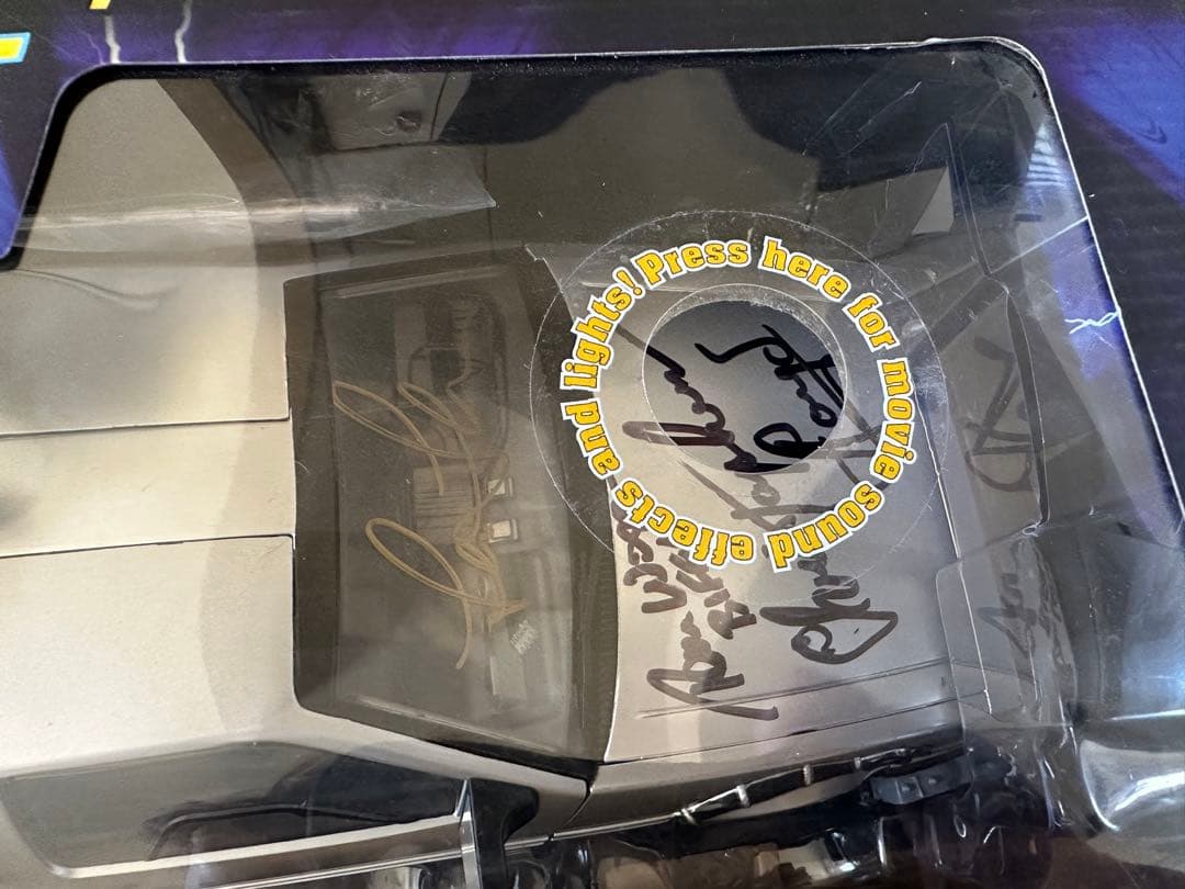 バックトゥーザフューチャー. デロリアン　ドク、ビフ、ロレイン、サイン入り