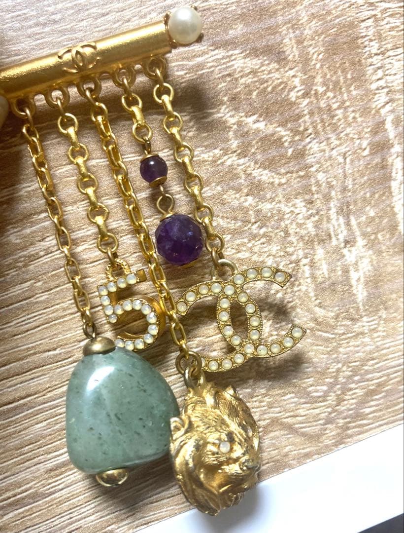 CHANEL ココマーク ロゴ ライオン ストーン ブローチ