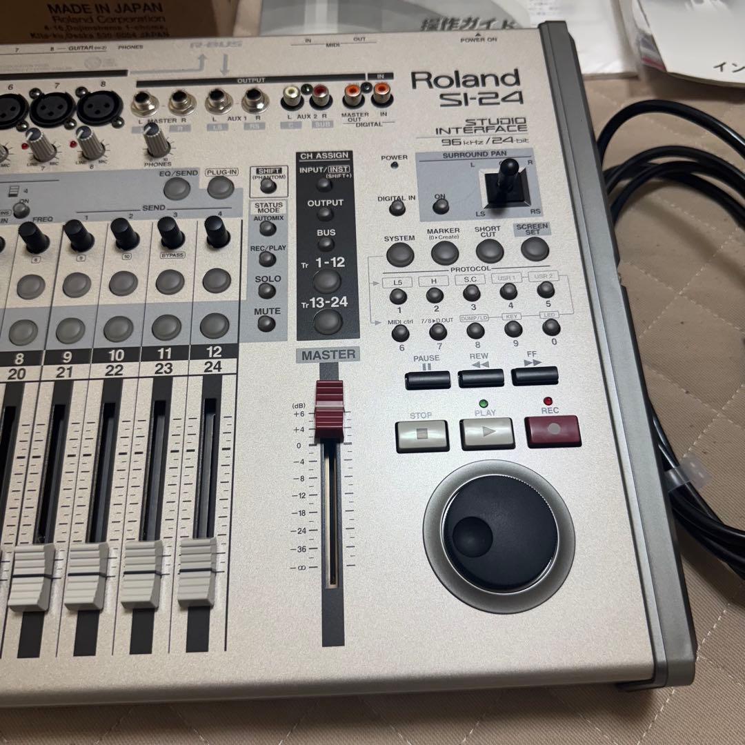 Roland SI-24 スタジオインターフェース 箱付 通電のみ確認済み
