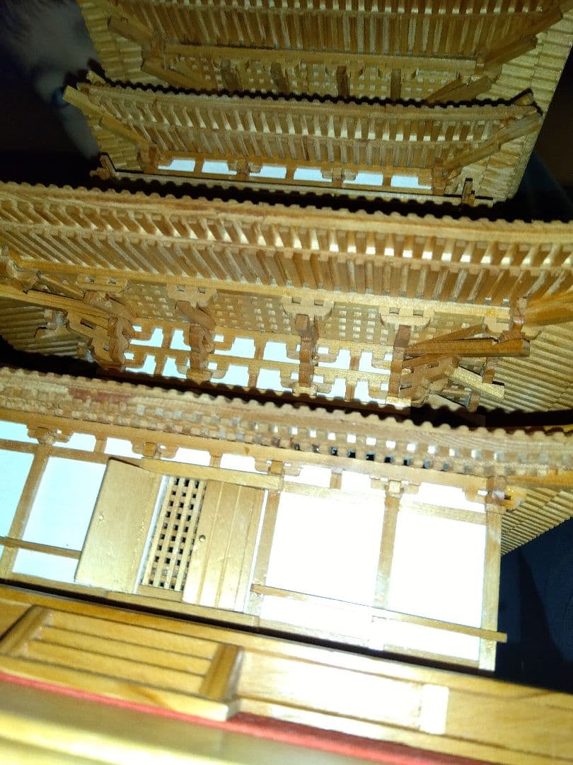 木製 薬師寺東塔模型 専用ケース付き 完成品