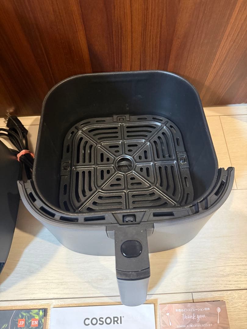 COSORI Pro LE 4.7リットルエアフライヤー　本体と付属品