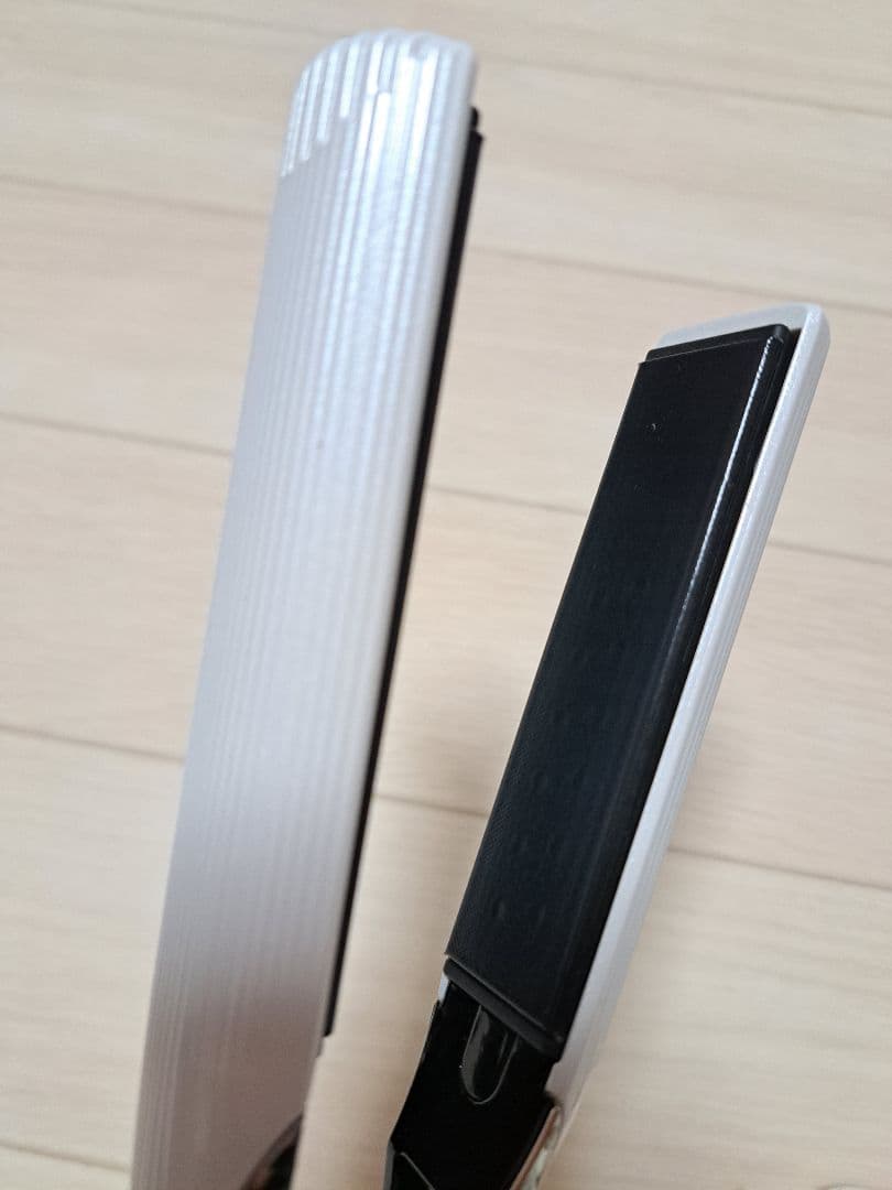 リファ ストレート ヘアアイロン Refa 2023年製