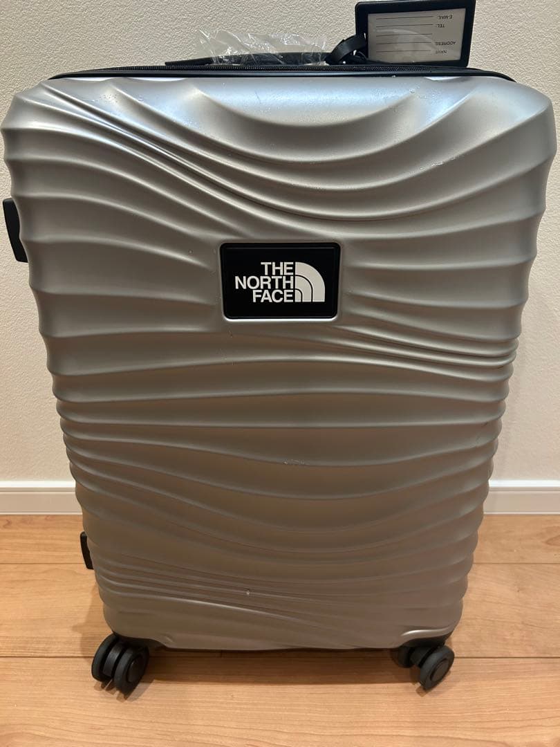 海外限定 ノースフェイス キャリーバッグ 24インチ シルバー スーツケース