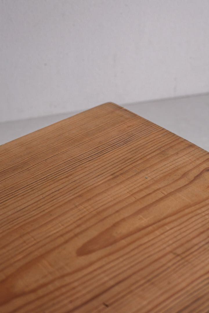 裁ち台　展示台　飾り棚　杉材　古材　無垢材　ローボード　店舗什器　古家具　古道具