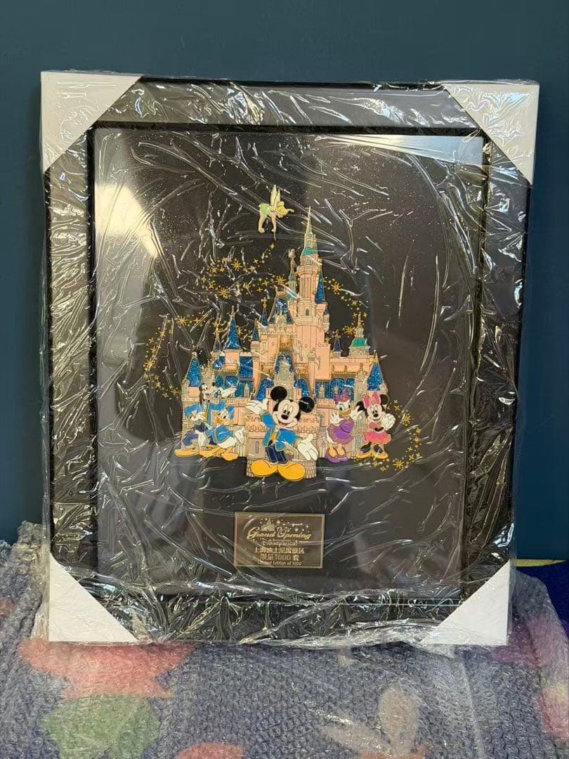 上海ディズニーランド正規品開園記念限数1000ピンバッジミッキー城