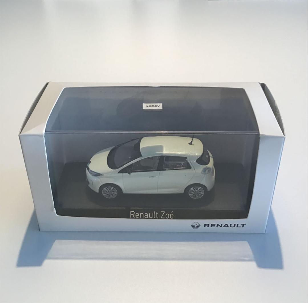 RENAULT ルノー Zoe 1/43 ミニカー
