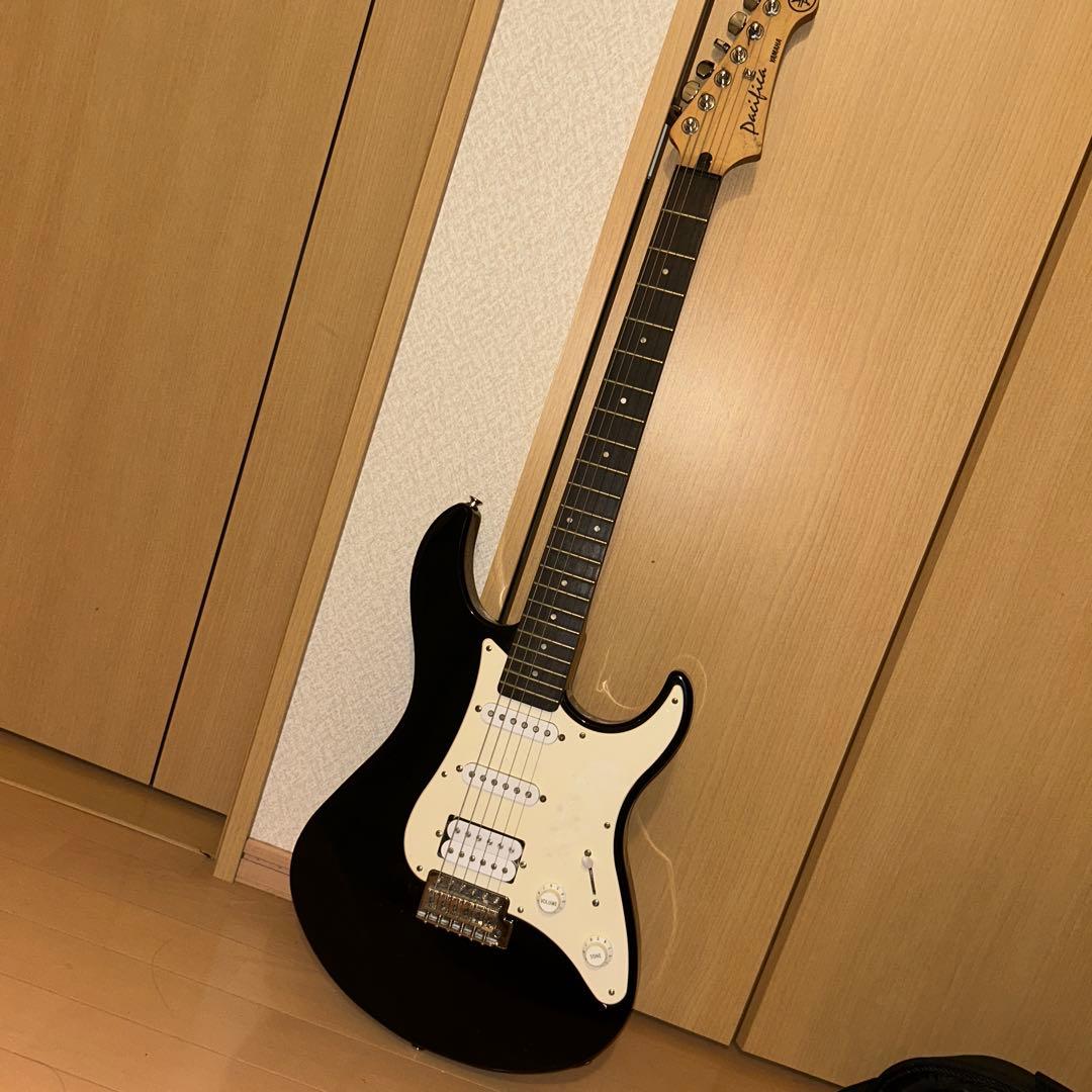 パシフィカ 112V エレキギター ブラック