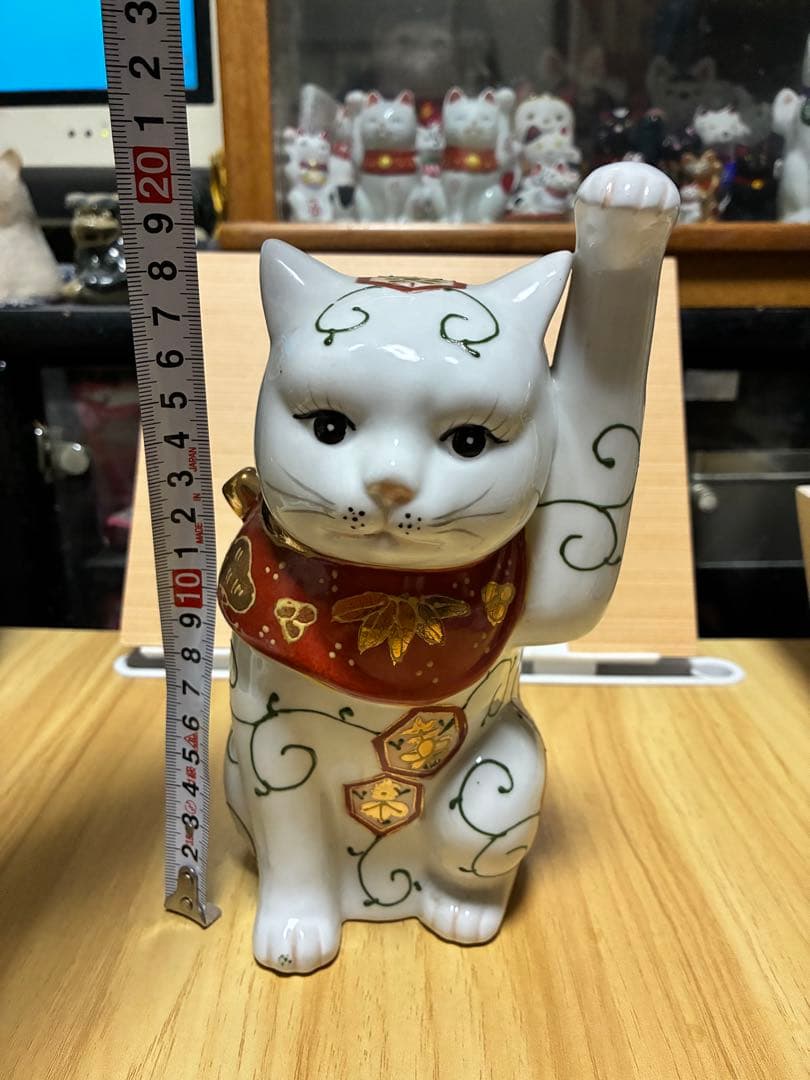 招き猫 陶器製 置物