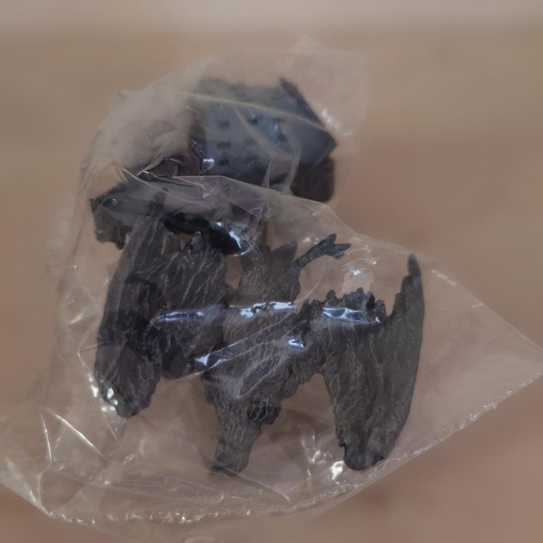 ウルトラ怪獣名鑑【鳥を見た】カラー＆モノクロ2個セット　未開封　箱なし