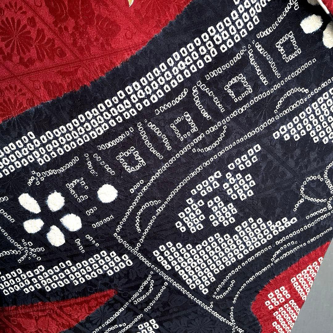 振袖フルセット　高身長　➕サイズ　絞り　手刺繍　成人式振袖　振袖　裄丈70 赤