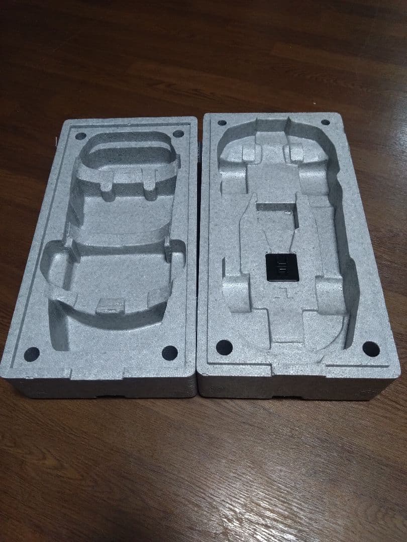 ムルシエラゴ　メタリックイエロー　1/12　Autoart