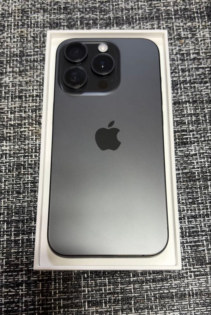 香港版Apple iPhone 15 Pro 美品256GB ブラックチタニウム