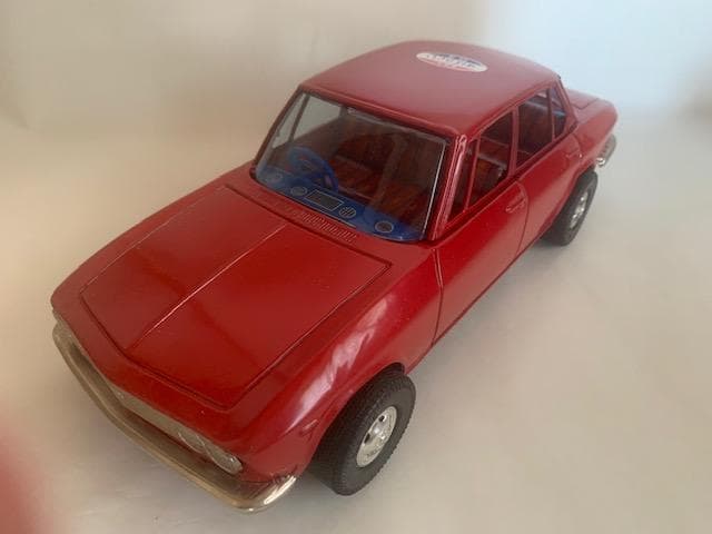 ブリキ製 マツダ ルーチェ