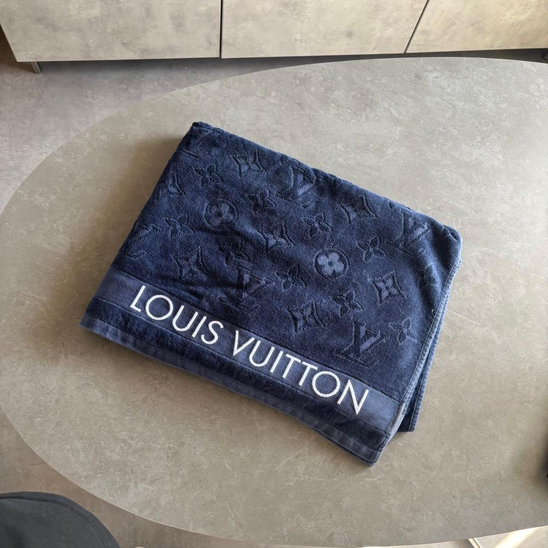 Louis Vuitton ルイヴィトン　ビーチタオル・LV バケーション