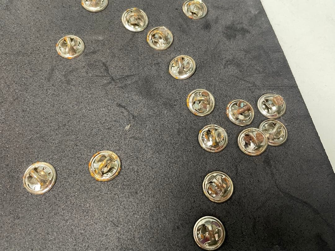 mr.children 20周年記念　ピンバッジ