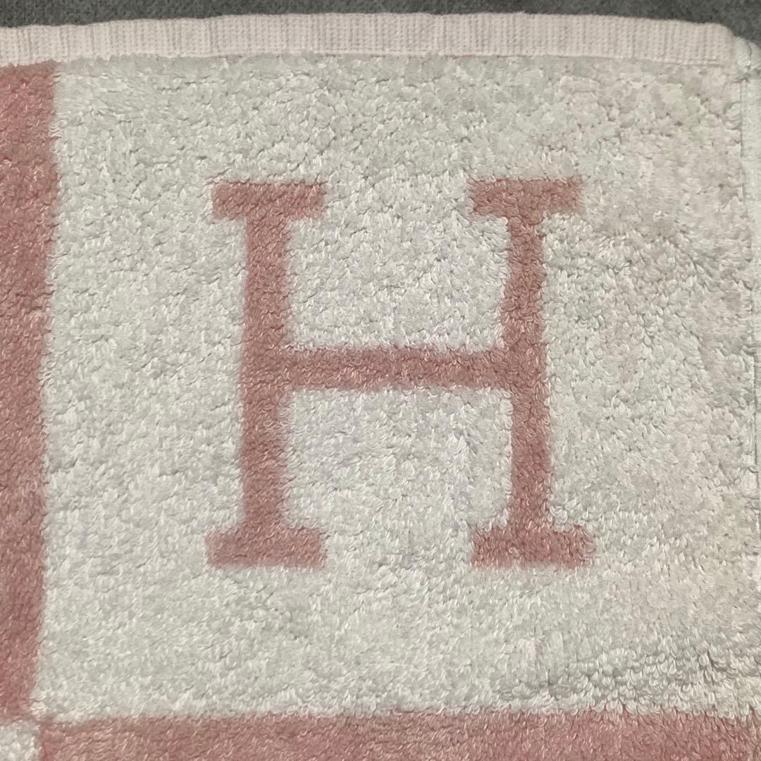 HERMES　エルメス　ハンドタオル　アヴァロン　タオルハンカチ　約34cm