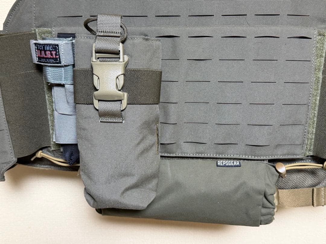 g*f様 FIRST SPEAR プレートキャリア CSV Mサイズ RG フル