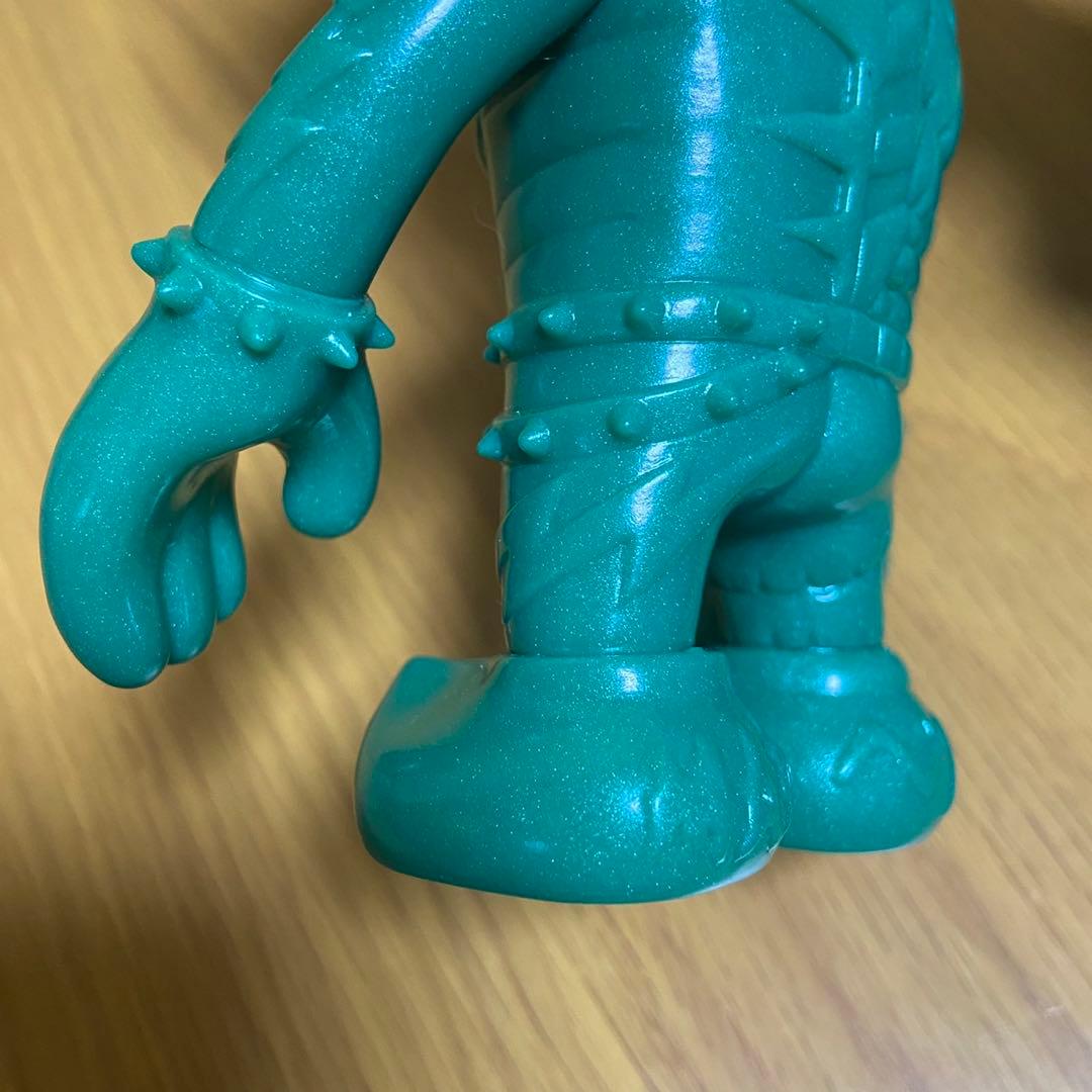 リアルへッド マッドバーバリアンズ 緑ラメ成型 未塗装 ソフビ 5416