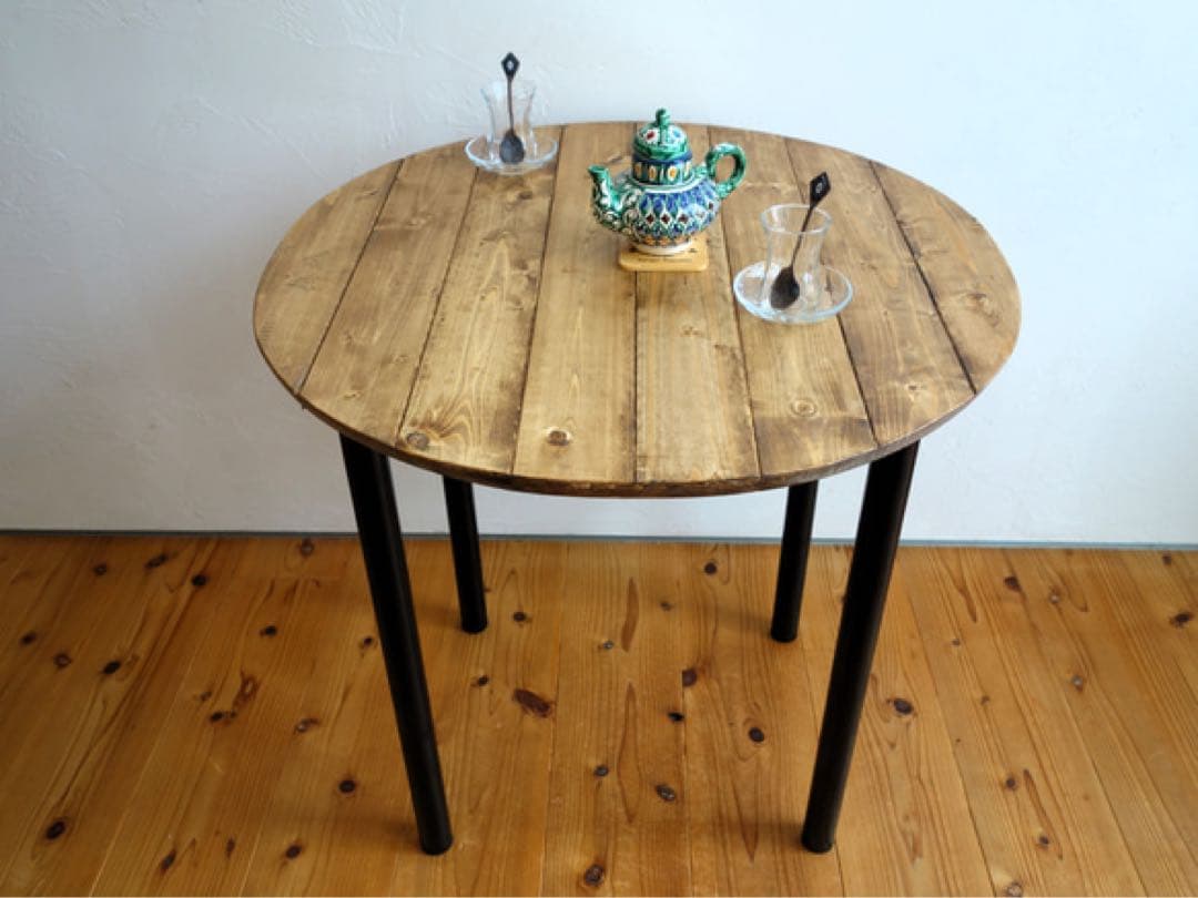 無垢材のラウンドテーブル【ハンドメイド家具】