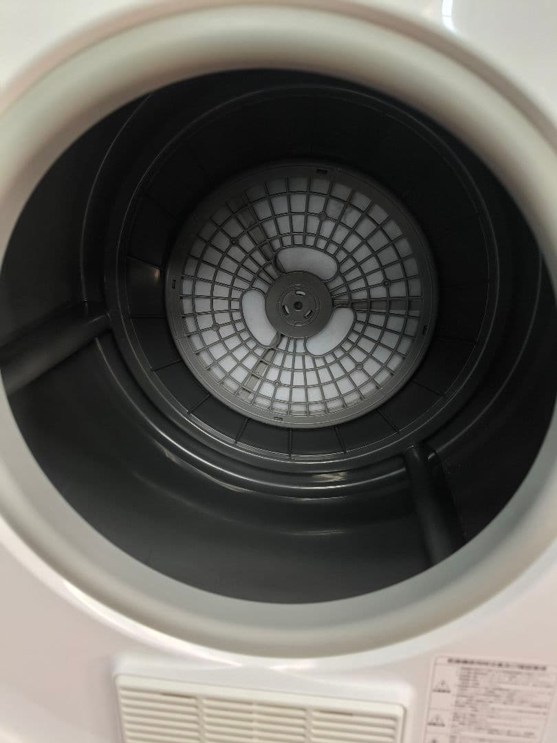 2023年製美品コンパクト電気衣類乾燥機3.0kg 　ILD-321UWB-JP