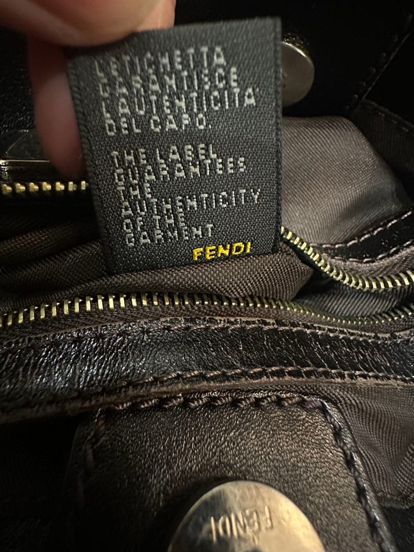 早い者勝ち✨FENDI フェンディ　肩がけハンドバッグ　✨