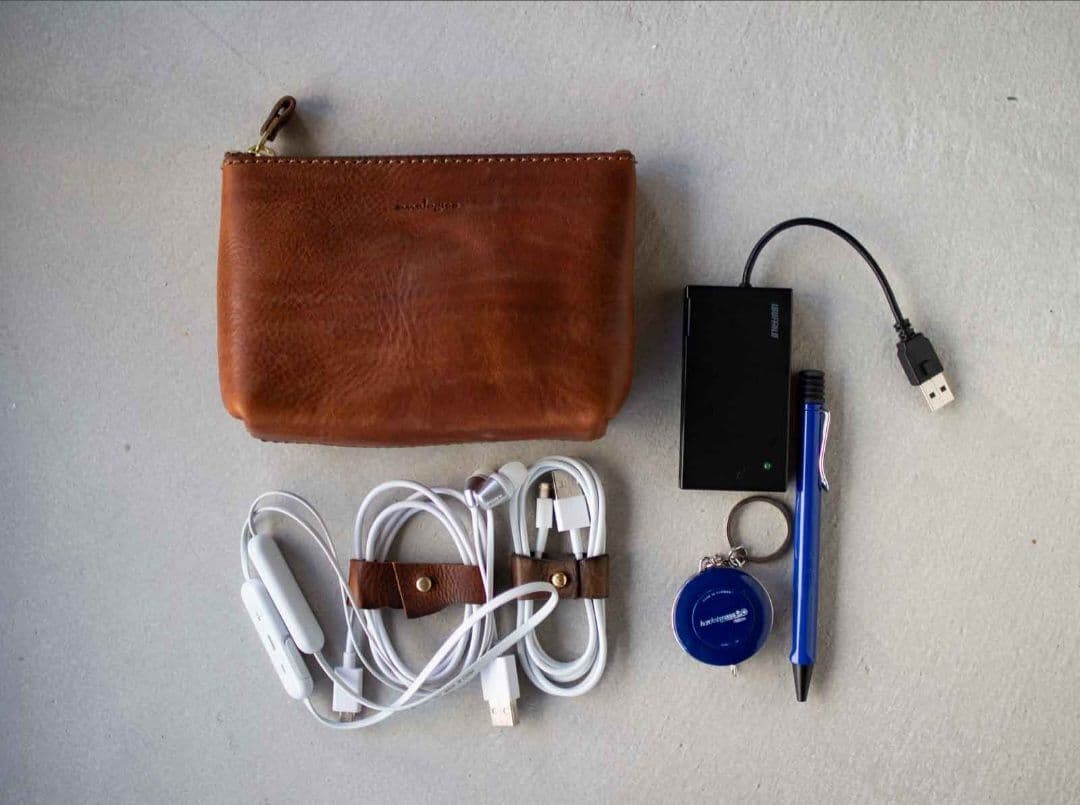 【新品・限定ローストグリーン】analogico 四角ポーチS 本革 アナロジコ