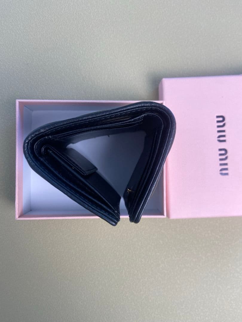MIU MIU ブラック マテラッセ 三つ折り財布