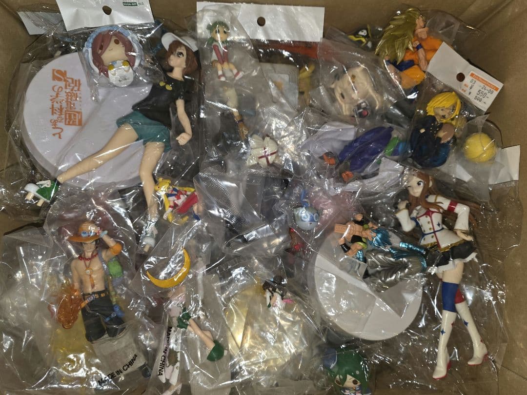 箱無し・開封済）フィギュアまとめ売り　70点